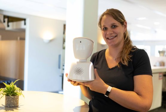 Innovatie in beeld: AV1-robot laat bewoners Groenhuysen bijzondere momenten meemaken
